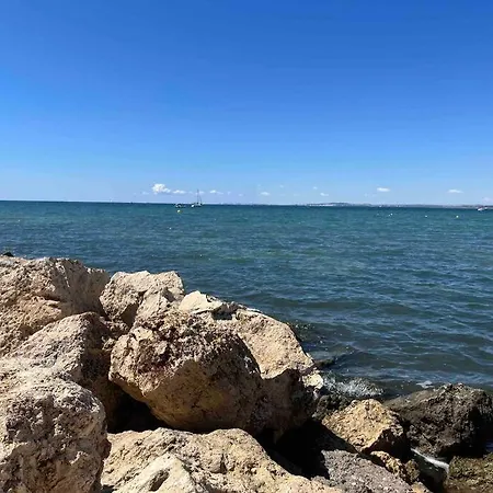 Con Preciosas Vistas A Pie De Playa *